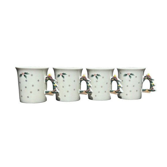 Vintage Christmas Set of 4 Mugs Japan Christmas Tree Handles Holly Snowflakes - Picture 4 of 10